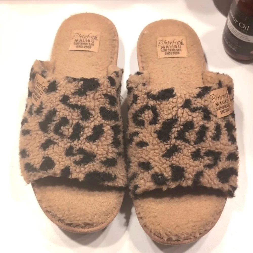 Blowfish Malibu Sherpa Women's Slides Size 9.